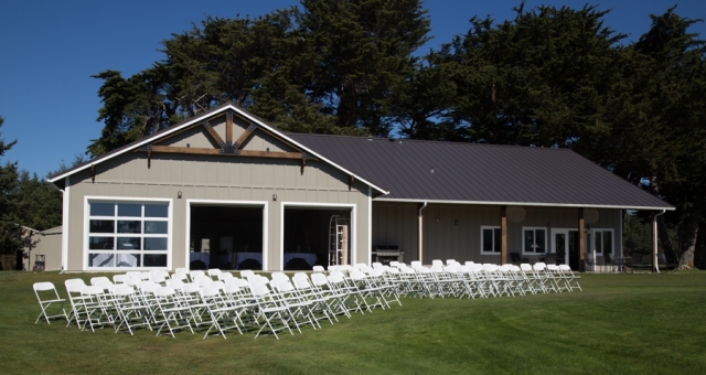 wedding chairs outside for ceremony